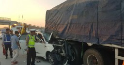 Terios Terseret Truk Sejauh 50 Meter di Tol Ngawi, 1 Orang Luka