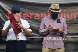 Puluhan Pegawai KPK yang Tak Lolos TWK dan Dipecat Terus Melawan
