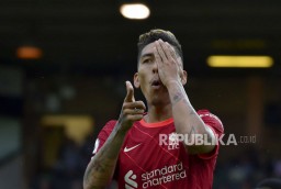 Roberto Firmino Hattrick, Liverpool Cukur Watford 5-0