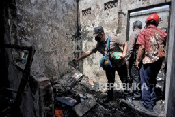 10 Orang Tewas dalam Kebakaran Rumah di Matraman, Jakarta