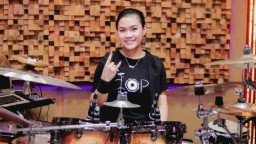 Bunga Bangsa, Drummer Cantik yang Sukses Pecahkan Rekor MURI