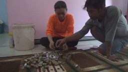 Pasutri Asal Mojokerto ini Beli Motor Ninja Pakai Uang Koin
