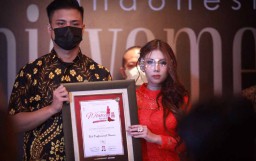 Berkembang di Tengah Pandemi, Dokter Estetika dari Gresik Raih Award Trend 2021