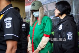Ditangkap Terkait Narkoba, Artis Lucinta Luna Minta Maaf