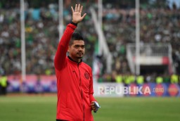 Lawan Corona, Bambang Pamungkas Lelang Sepatu