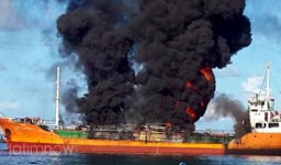 Kapal Tanker Pertamina Terbakar, Sungai Barito Dipenuhi Api