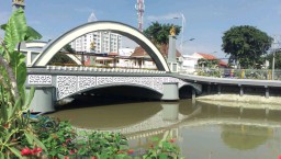 Video:  Jembatan Ujung Galuh di Surabaya Jelang Peresmian