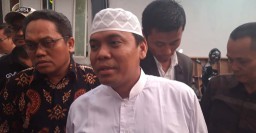 Kilas Berita Hot: Caleg ini Menangis hingga Gus Nur Tersangka