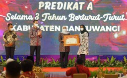 5 Tahun Berturut Raih SAKIP A, Banyuwangi Terima Penghargaan dari Gubernur Jatim