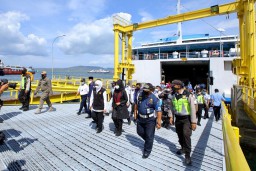 Dermaga Movable Bridge Pelabuhan Ketapang Banyuwangi Diresmikan