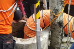 Tercebur Sumur Sedalam 12 Meter, Seorang ODGJ di Ponorogo Selamat