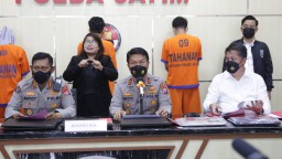 Polisi Buru Bos Pinjol Ilegal yang Digerebek di Surabaya