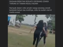 Viral Video Dua Cewek Duel di Ngawi