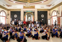 Elemen Mahasiswa Gelar Tausiah Kebangsaan di Polrestabes Surabaya
