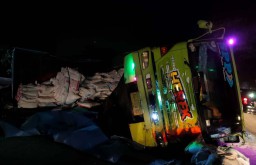 Motor Dihantam Truk Rem Blong di Pasuruan, Pengendara Meninggal