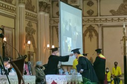 999 Mahasiswa Ubhara Surabaya Diwisuda, Begini Harapan Rektor