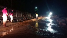 Banjir di Pacitan, Material Batu dan Lumpur Tutup Jalan Penghubung Dua Desa