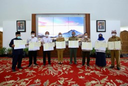 Pulihkan Ekonomi dan Bangun SDM, Banyuwangi Gandeng Puslit Koka hingga UT
