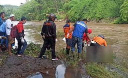 Teriakan Histeris Ibu-ibu saat Temukan Mayat Wanita Hanyut di Sungai Brantas