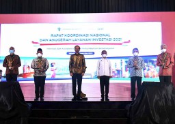 Gresik Dinobatkan Jadi Kabupaten Terbaik Anugerah Layanan Investasi 2021