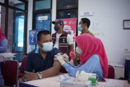 HIPMI Jatim Gelar Vaksinasi Dosis 2 di Gresik, Sasar 10.000 Warga