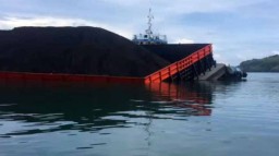 Kapal Tongkang Rusak di Banyuwangi, Seribu Ton Batu Bara Tumpah