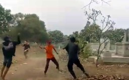 Pilihan Pembaca: Konten Duel Carok di Pasuruan dan Pria Tewas Terjepit