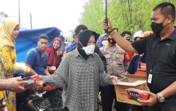 Korban Banjir Sungai Kali Lamong, Gresik Terima Bantuan Kemensos