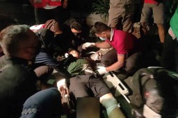 Terserempet Kendaraan Misterius di Surabaya, Pengendara Motor Sport Terluka