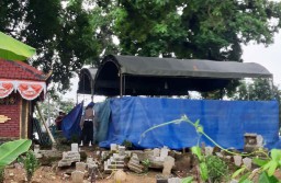 Kematiannya Dianggap Tak Wajar, Makam Warga di Gresik Dibongkar
