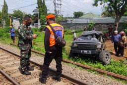 Mobil Tersambar KA di Pasuruan, Empat Orang Tewas