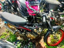 Biker Satria FU Tewas Usai Bersenggolan dengan Motor Misterius di Pasuruan
