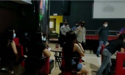 Kagetnya Para Cewek Pemandu Lagu di Pacitan saat Polisi Datang, Ternyata...