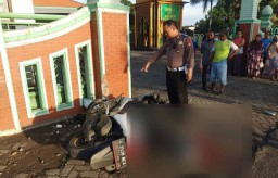 Tabrak Pagar Masjid di Pasuruan, Seorang Pemotor asal Nganjuk Tewas