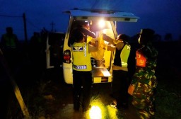 Pria Misterius Tewas Tersambar Kereta Api di Magetan