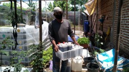 Pria di Ponorogo Sulap Urine Kelinci Jadi Pupuk Bernilai Ekonomi Tinggi