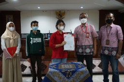 39 Mahasiswa Penerima KIP-Kuliah Untag Surabaya Menerima Pembekalan