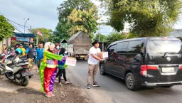 Hanya 2 Jam, Badut di Probolinggo Galang Dana Rp5,6 Juta untuk Korban Semeru