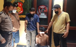 Gadaikan Motor Tetangga untuk Karaoke, Pria Pasuruan Dihajar Warga
