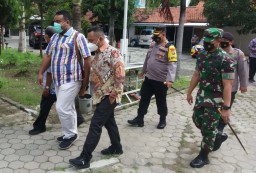 Gus Yani Cek Pengamanan Gereja dan Pos Pelayanan Nataru di Gresik