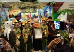 Khofifah Dorong Pelaku Usaha Beri Ruang Bagi ABK dan Lulusan SLB