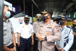 Jelang Nataru, Polres Mojokerto Cek Kesiapan Prokes dan PeduliLindungi Terminal