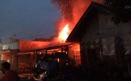 Ditinggal Salat, Rumah di Banyuwangi Terbakar