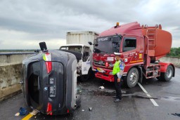 Tiga Kendaraan Terlibat Kecelakaan di Tol Jombang Mojokerto, 7 Orang Luka