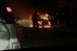 Mobil Terbakar di Exit Tol Dumpil Madiun, Sopir Terluka