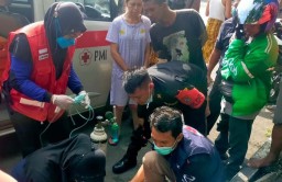 Nenek di Surabaya Tewas Tertabrak Dua Motor