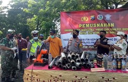 13 Ribu Botol Miras dan Knalpot Brong Dimusnahkan Jelang Nataru di Kota Pasuruan