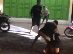 Viral Video Pengeroyokan 3 Lawan 2 Terjadi di Sidoarjo