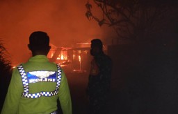 Tempat Penyulingan Cengkeh di Ponorogo Terbakar
