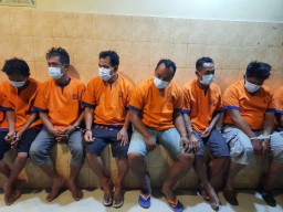 Tipu Warga Rp 40 Juta, 6 Polisi Gadungan Diringkus di Banyuwangi